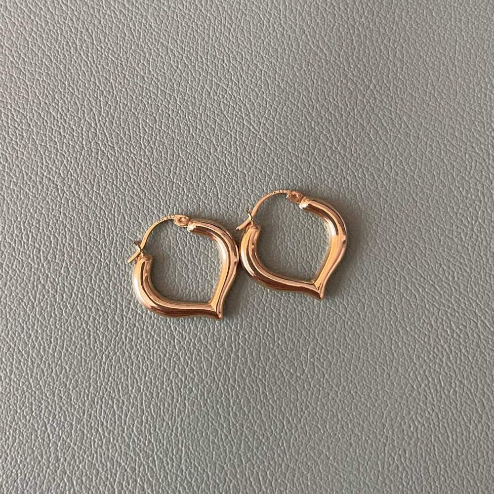 10K unbranded gold earrings